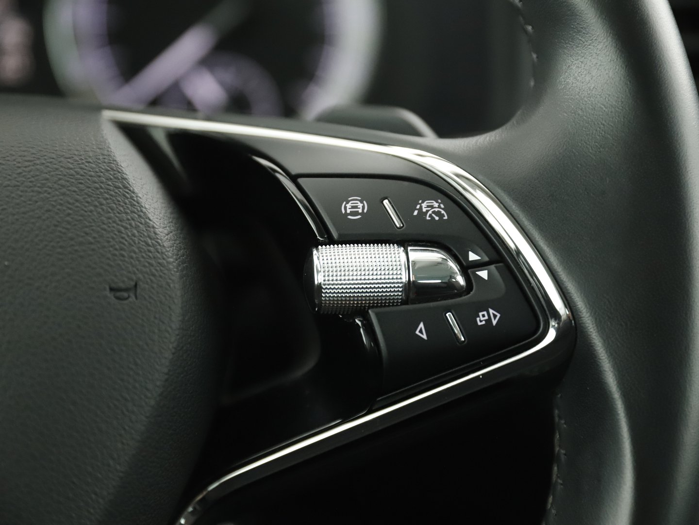 Škoda KAROQ 4x4 Style SC TDI DSG | Bild 12 von 28