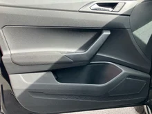 VW Taigo 4Me TSI in Deep Black Perleffekt