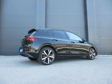 VW Golf Rabbit eHybrid DSG 150 kW in Grenadillschwarz Metallic