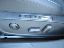 VW Golf Rabbit eHybrid DSG 150 kW in Grenadillschwarz Metallic