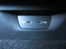 VW Golf Rabbit eHybrid DSG 150 kW in Grenadillschwarz Metallic