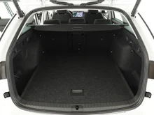 Škoda Octavia Combi Selection TDI DSG in Moon-Weiß Metallic