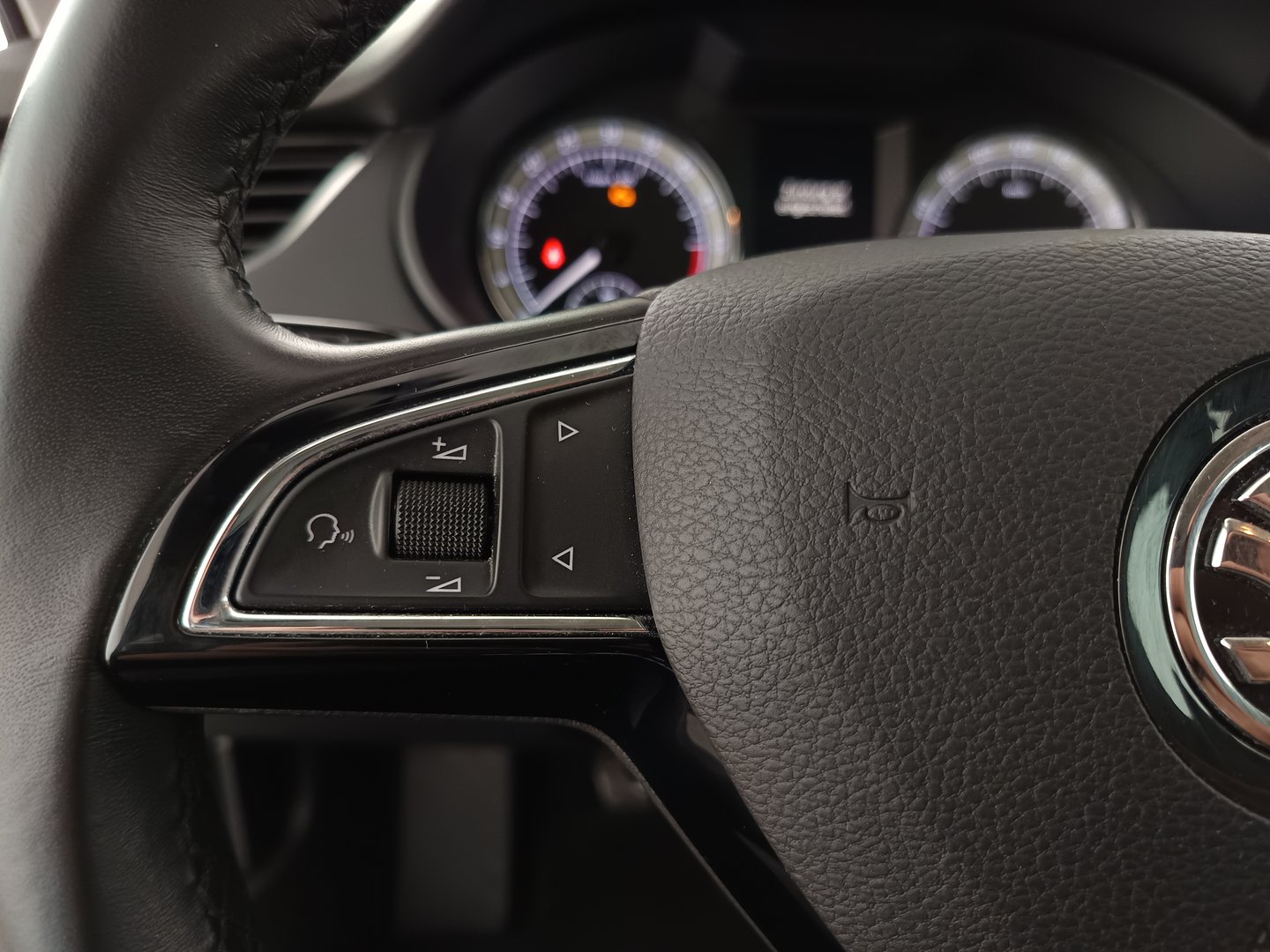 Škoda OCTAVIA Combi Ambition Limited TDI | Bild 16 von 30