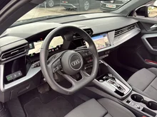 Audi A3 Limousine 30 TFSI advanced in 0E Mythosschwarz Metallic