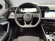 Audi A3 Limousine 30 TFSI advanced in 0E Mythosschwarz Metallic