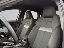 Audi A3 Limousine 30 TFSI advanced in 0E Mythosschwarz Metallic