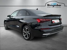 Audi A3 Limousine 30 TFSI advanced in 0E Mythosschwarz Metallic