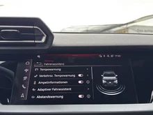 Audi A3 Limousine 30 TFSI advanced in 0E Mythosschwarz Metallic