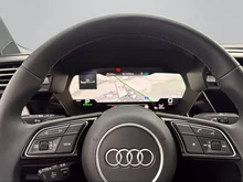 Audi A3 Limousine 30 TFSI advanced in 0E Mythosschwarz Metallic