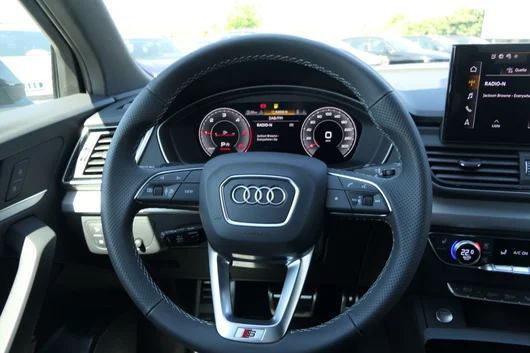 Bild eines Audi Q5 40 TDI quattro intense