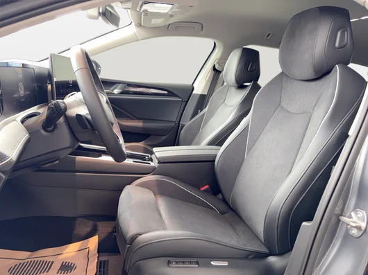 Bild eines VW Passat Variant Elegance eTSI DSG