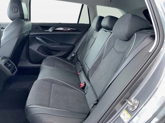 Bild eines VW Passat Variant Elegance eTSI DSG