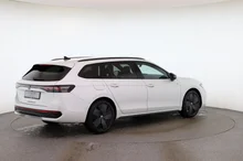 VW Passat Variant Sport TDI DSG in Pure White