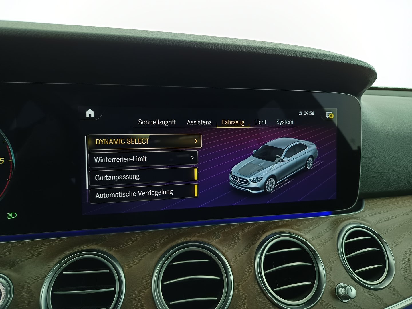 Mercedes E 220 d Aut. | Bild 28 von 38