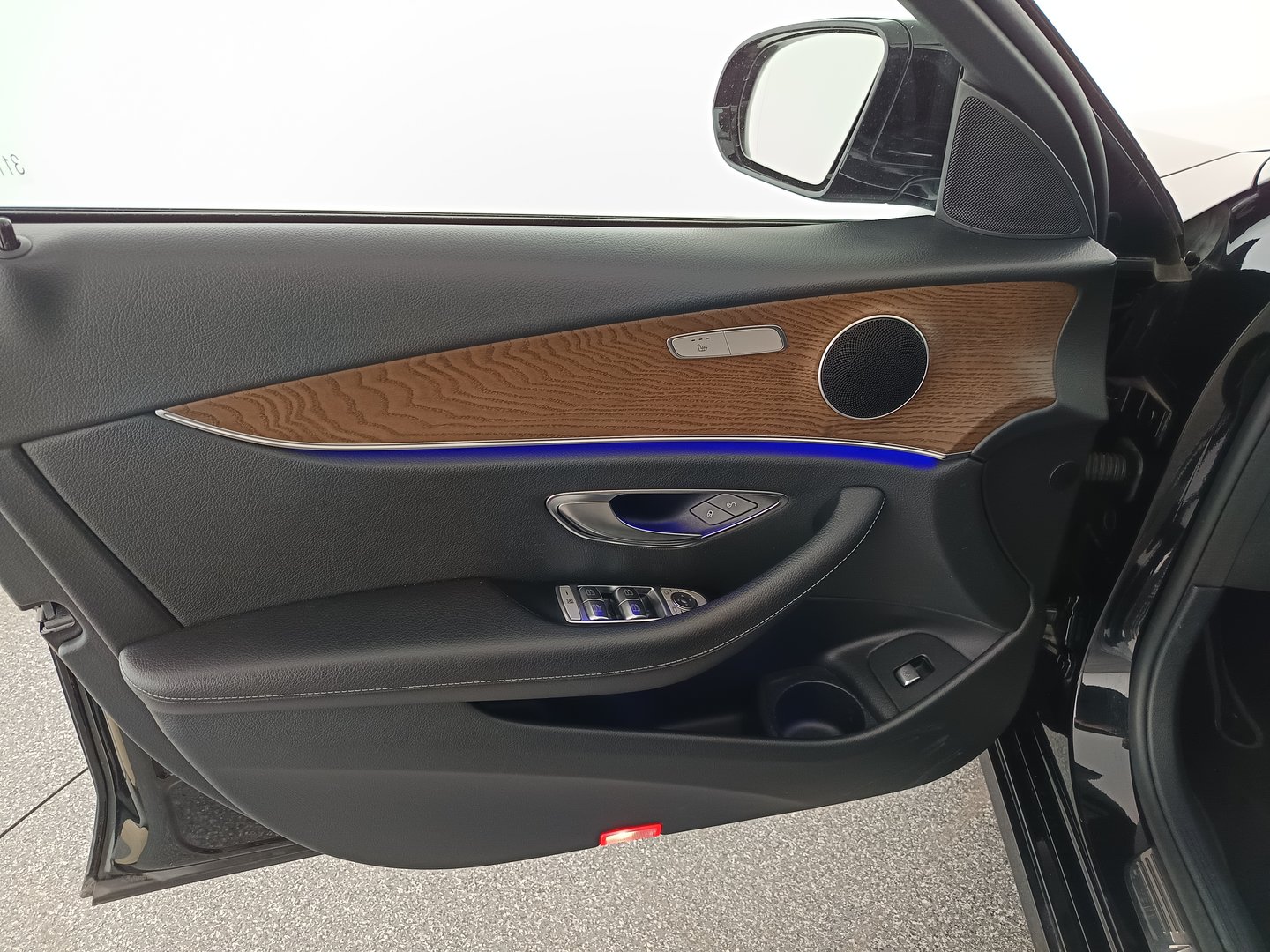 Mercedes E 220 d Aut. | Bild 10 von 38