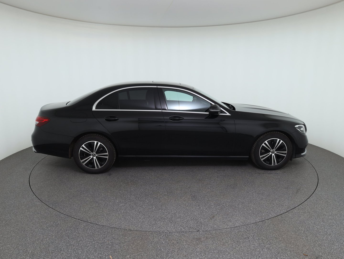 Mercedes E 220 d Aut. | Bild 4 von 38