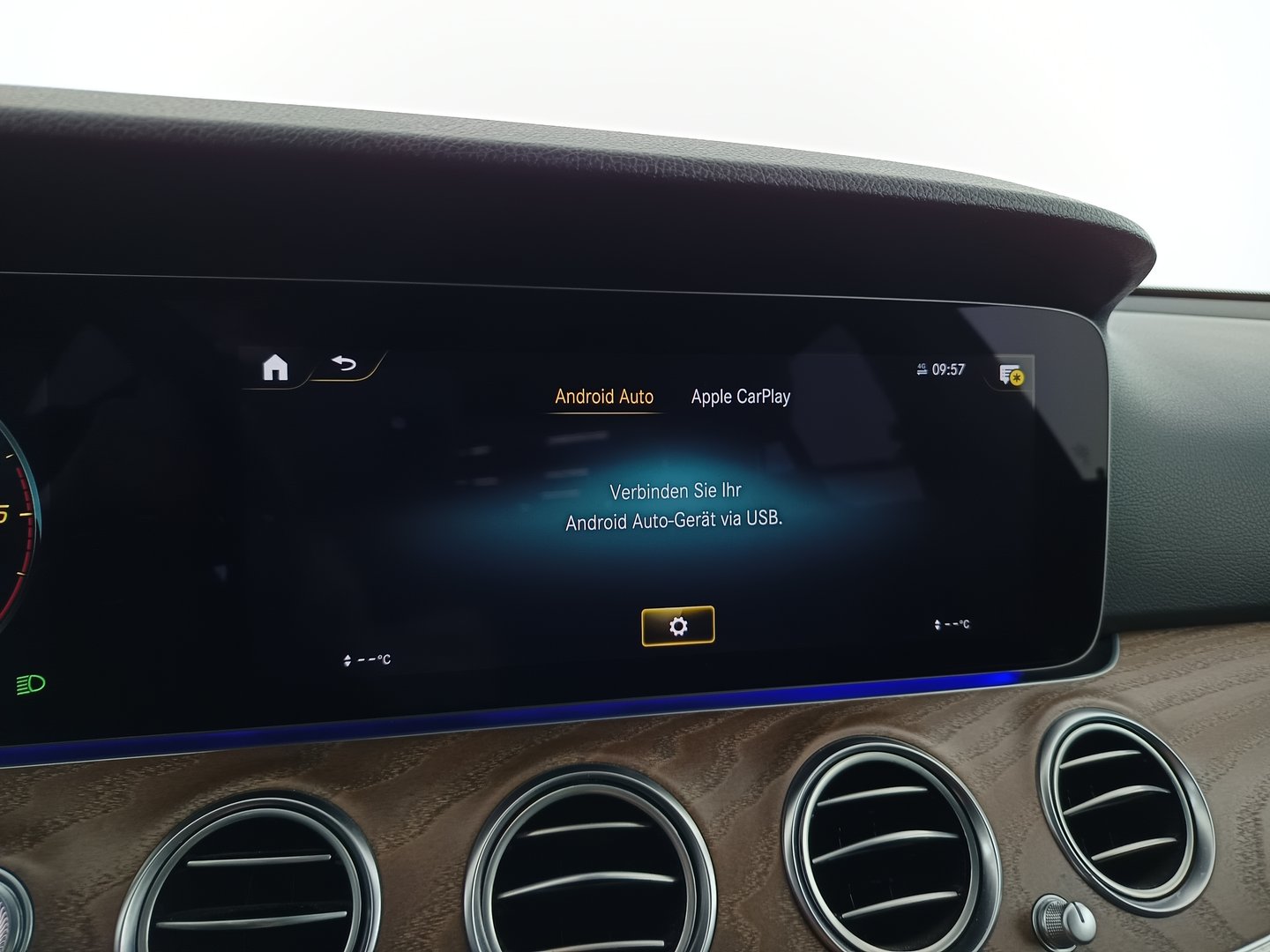 Mercedes E 220 d Aut. | Bild 23 von 38