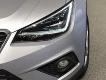 SEAT Arona FR EcoTSI DSG in Florett-Silber Metallic Dach Nacht-Schwa