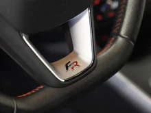 SEAT Arona FR EcoTSI DSG in Florett-Silber Metallic Dach Nacht-Schwa