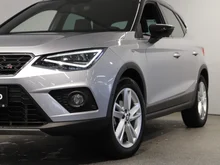 SEAT Arona FR EcoTSI DSG in Florett-Silber Metallic Dach Nacht-Schwa