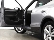 SEAT Arona FR EcoTSI DSG in Florett-Silber Metallic Dach Nacht-Schwa