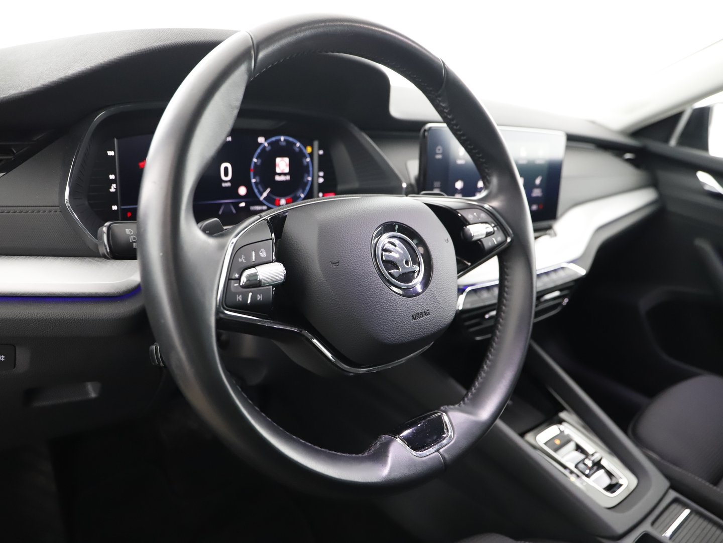 Škoda OCTAVIA Combi Ambition TDI DSG | Bild 16 von 32