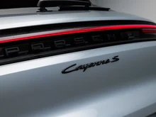 Porsche Cayenne S E-Hybrid Black Edition in dolomitsilbermetallic
