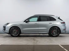 Porsche Cayenne S E-Hybrid Black Edition in dolomitsilbermetallic