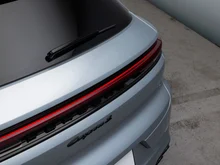 Porsche Cayenne S E-Hybrid Black Edition in dolomitsilbermetallic