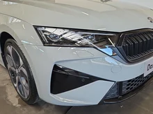 Škoda Octavia Combi RS in Stahl-Grau
