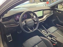 Škoda Octavia Combi RS in Stahl-Grau