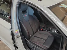 Škoda Octavia Combi RS in Stahl-Grau