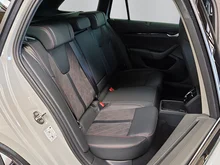 Škoda Octavia Combi RS in Stahl-Grau