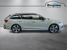 Škoda Octavia Combi RS in Stahl-Grau