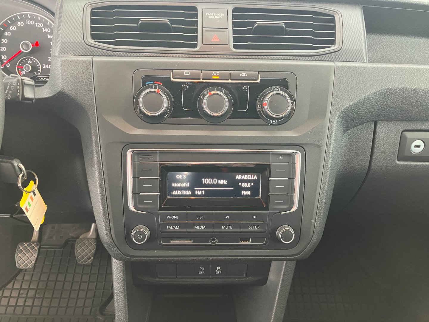 VW Caddy Kastenwagen TDI 4MOTION | Bild 8 von 12