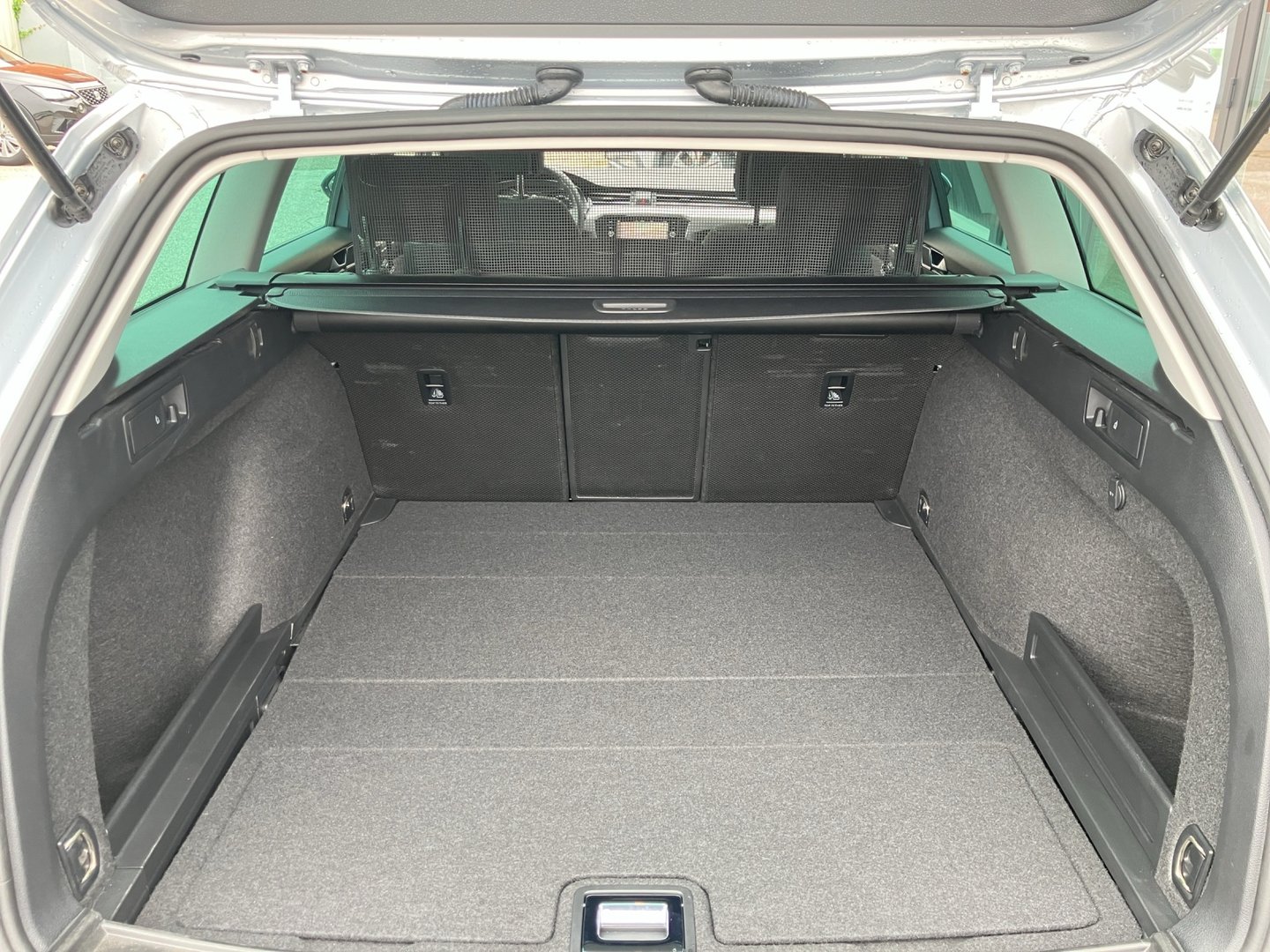 VW Passat Variant Business TDI SCR DSG | Bild 15 von 17