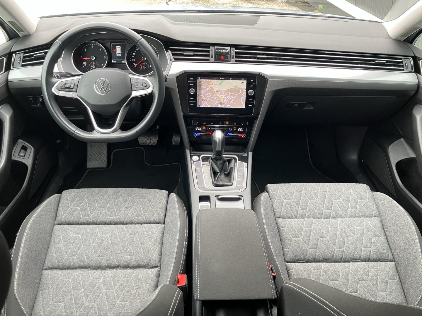 VW Passat Variant Business TDI SCR DSG | Bild 9 von 17