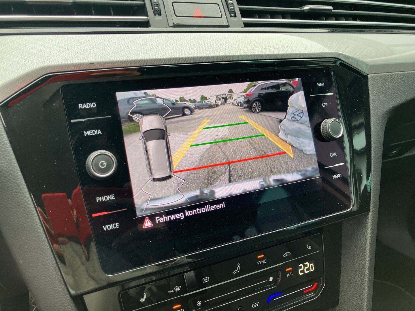 VW Passat Variant Business TDI SCR DSG | Bild 12 von 17