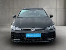 VW Passat Variant R-Line eTSI DSG in Grenadillschwarz Metallic