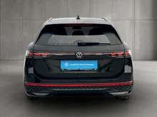 VW Passat Variant R-Line eTSI DSG in Grenadillschwarz Metallic