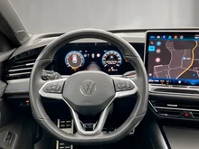 VW Passat Variant R-Line eTSI DSG in Grenadillschwarz Metallic