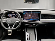 VW Passat Variant R-Line eTSI DSG in Grenadillschwarz Metallic