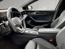 VW Passat Variant R-Line eTSI DSG in Grenadillschwarz Metallic