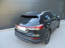 Audi Q4 e-tron 40 e-tron in Mythosschwarz metallic
