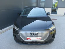 Audi Q4 e-tron 40 e-tron in Mythosschwarz metallic