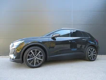 Audi Q4 e-tron 40 e-tron in Mythosschwarz metallic