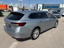 Škoda Superb Combi Selection iV TSI DSG in Pebble-Silber Metallic