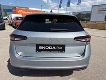 Škoda Superb Combi Selection iV TSI DSG in Pebble-Silber Metallic