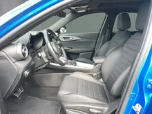 Alfa Romeo Tonale Edizione Speciale Plug-In-Hybrid AWD in dunkelblau - metallic