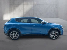 Alfa Romeo Tonale Edizione Speciale Plug-In-Hybrid AWD in dunkelblau - metallic